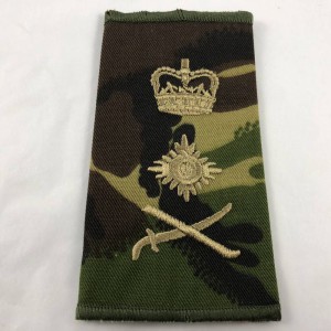 Military Cloth Badge - General - Sword Right with Queen's Crown - Lot 697C